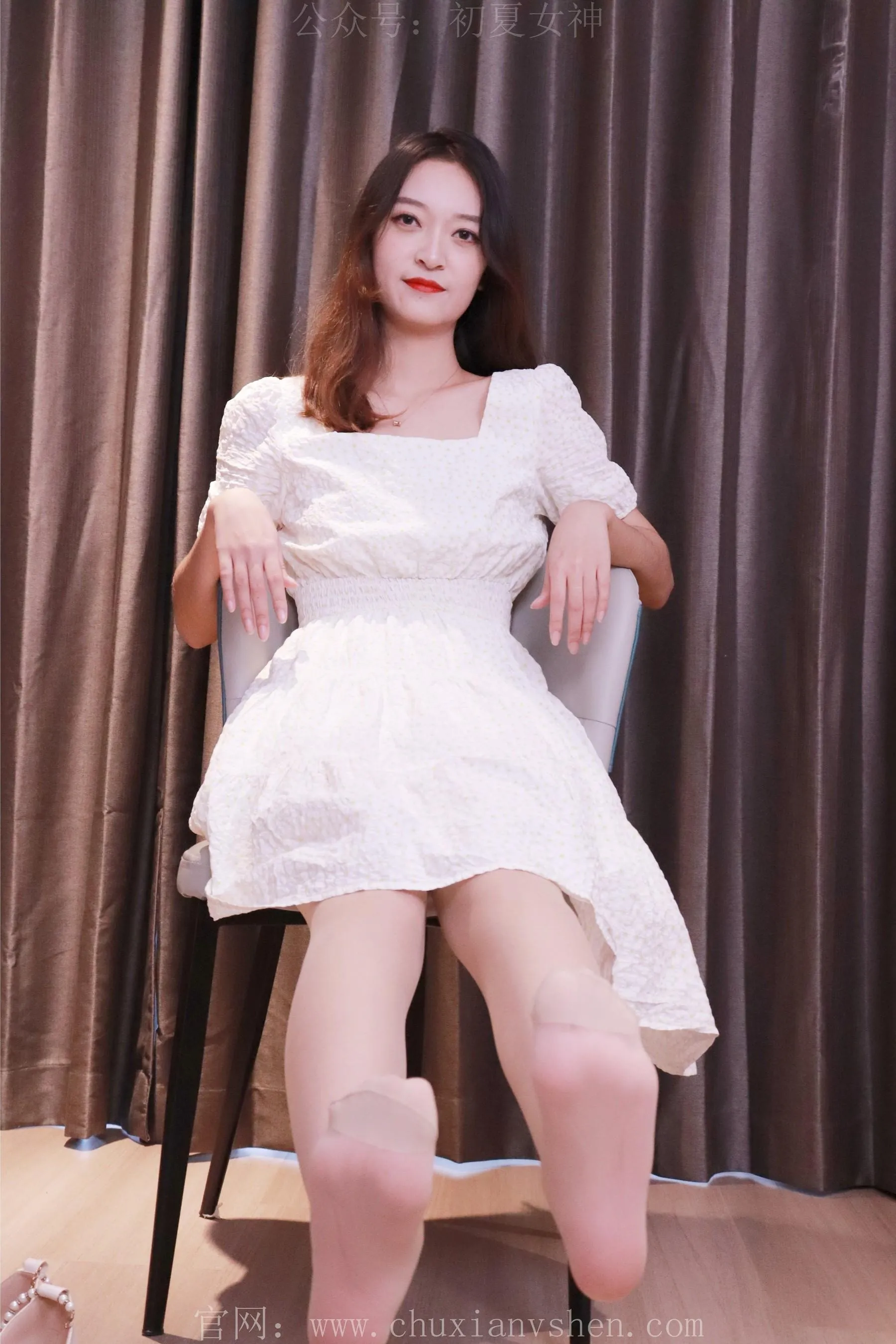 初夏女神 NO.015 依依白色M码秋季连衣裙搭高跟鞋 [137P]插图8